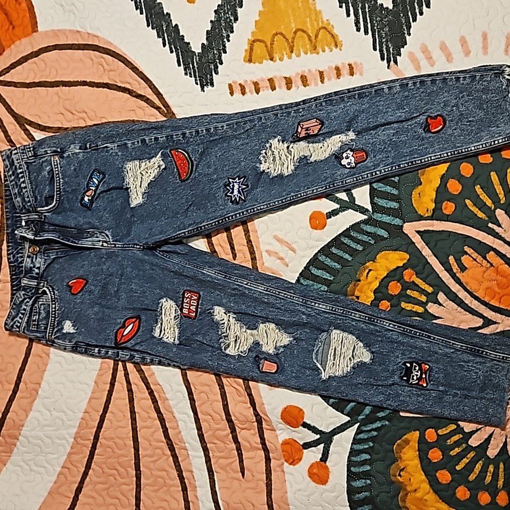 H&M Frayed Bottom Boss Lady Jean
